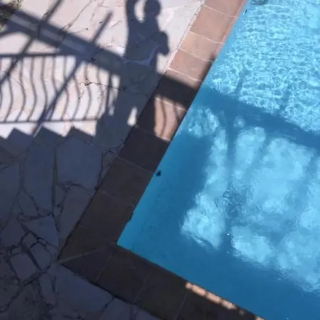 Апартаменты Rez De Jardin Sur Mer.