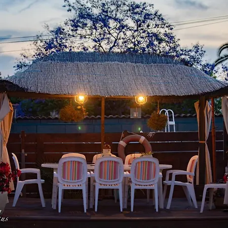 Rez De Jardin Sur Mer.