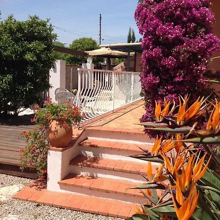 Rez De Jardin Sur Mer.