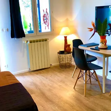 Rez De Jardin Sur Mer. * Cagnes-sur-Mer