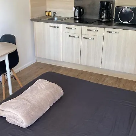 Rez De Jardin Sur Mer.