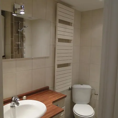 Appartement Rez De Jardin Sur Mer. *